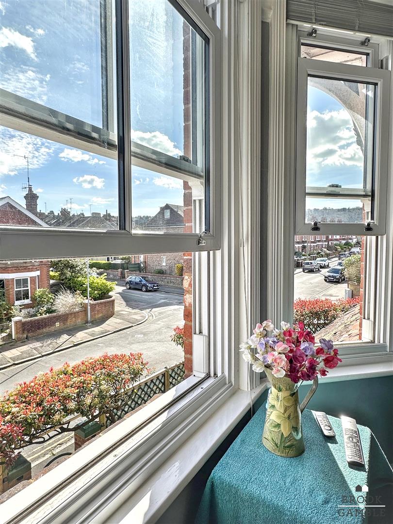 4 Bedroom House. Milton Road in Eastbourne,  22